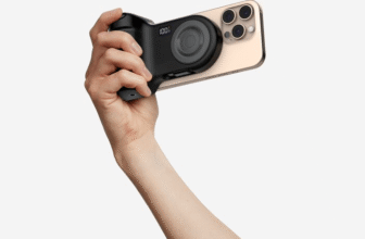 Belkin Stage PowerGrip: PowerBank Offers Further Grip For iPhone Photographers